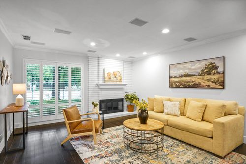 314 Elmhurst Cir, Sacramento, CA, 95825-6661 | Card Image