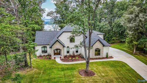 436 Monte Sano Dr, Scottsboro, AL, 35769-7922 | Card Image