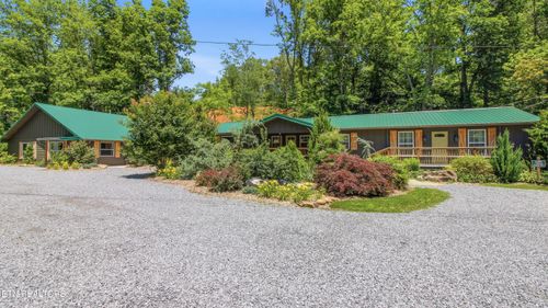 744 Powdermill Rd, Gatlinburg, TN, 37738-5414 | Card Image