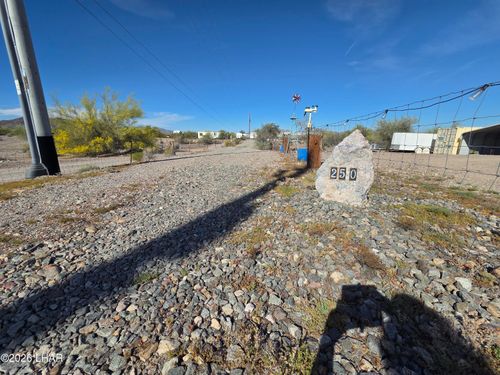 250 N Targa Trail Ln, Quartzsite, AZ, 85346-1520 | Card Image