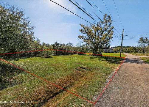 116 Cedar Point Rd, Bay Saint Louis, MS, 39520-2123 | Card Image