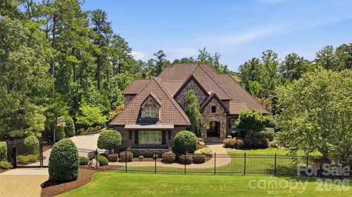 19115 Youngblood Rd W, Charlotte, NC, 28278-8799 | Card Image