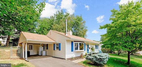 221 Devon Rd, FAIRLESS HILLS, PA, 19030-2709 | Card Image