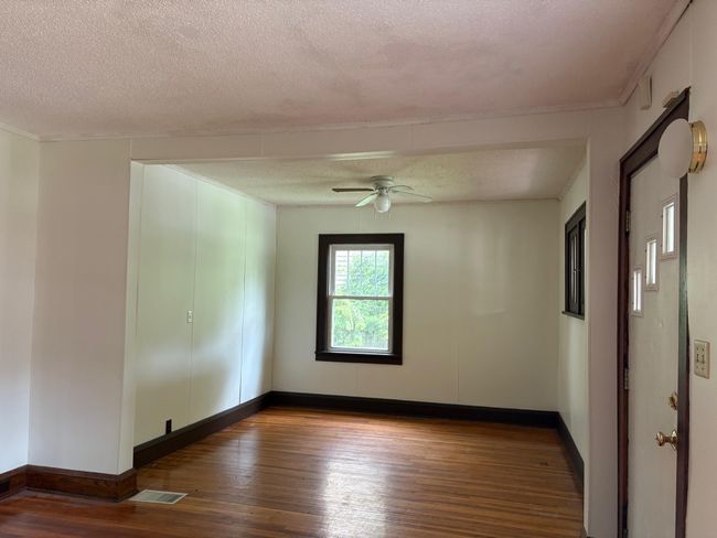 Living Room | Image 8
