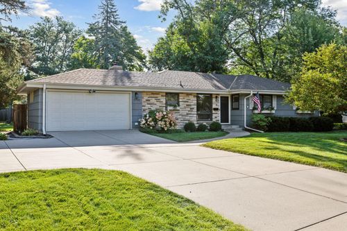2700 Quail Ave N, Golden Valley, MN, 55422-3566 | Card Image
