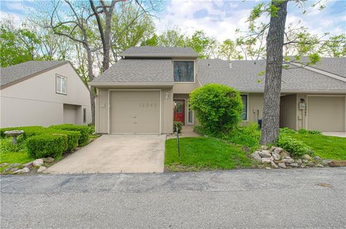 12343 Charlotte St, Kansas City, MO, 64146-1124 | Card Image