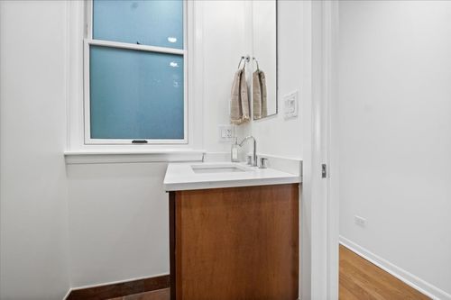 apt-2n-3519 N Sheffield Ave, Chicago, IL, 60657-6903 | Card Image