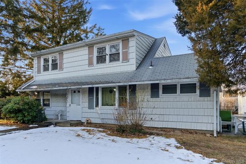 2377 Stewart Ave, Westbury, NY, 11590-6041 | Card Image