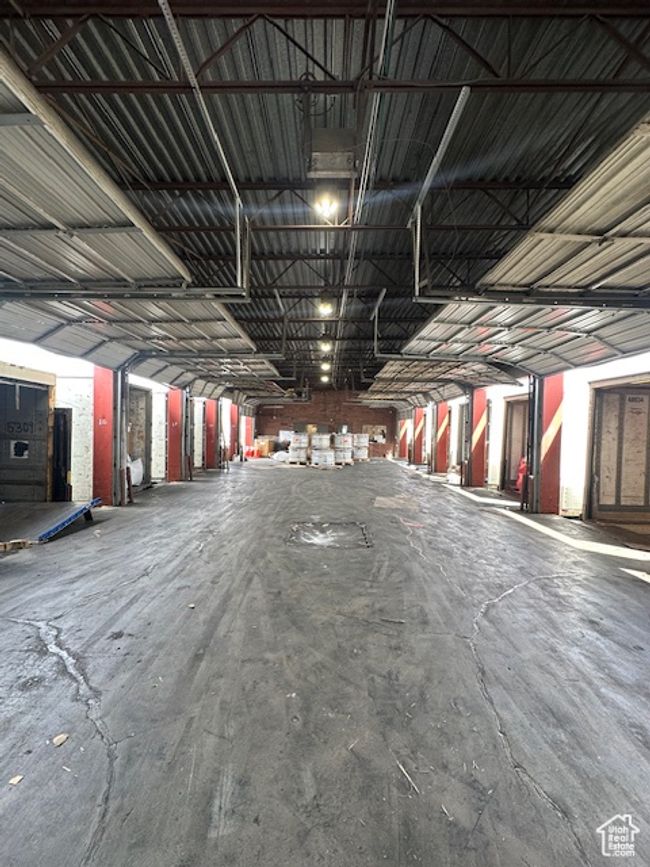 View of garage | Image 8
