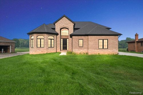 53650 Romeo Plank Rd, Macomb, MI, 48042-2921 | Card Image