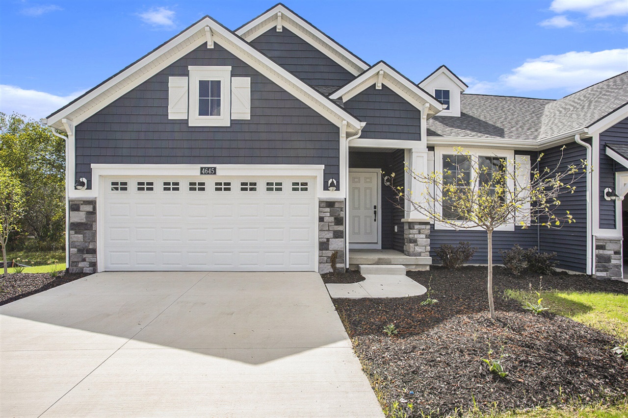 Rare Bloom Dr, Hudsonville, MI 49426