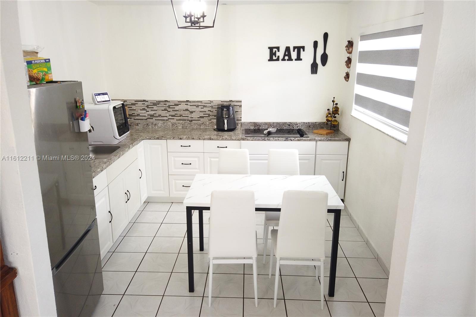 32nd St, Miami, FL 33142