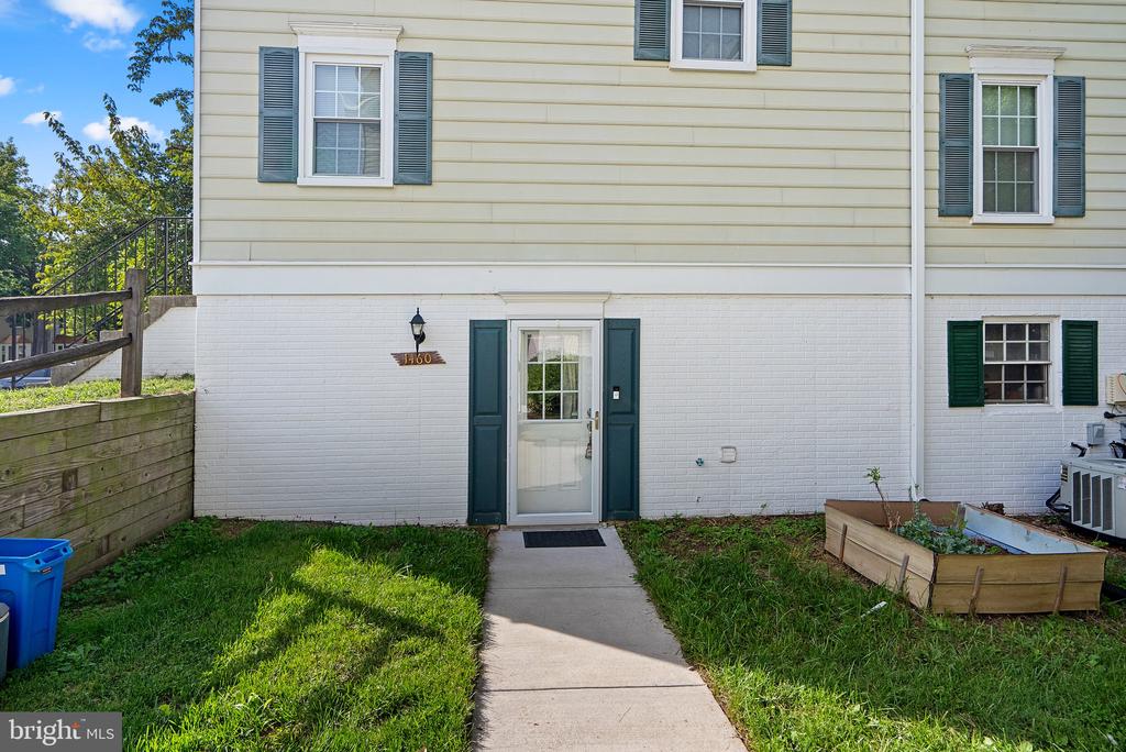 Chatham Ct, Crofton, MD 21114