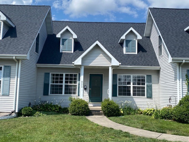 Maple St, West Des Moines, IA 50265
