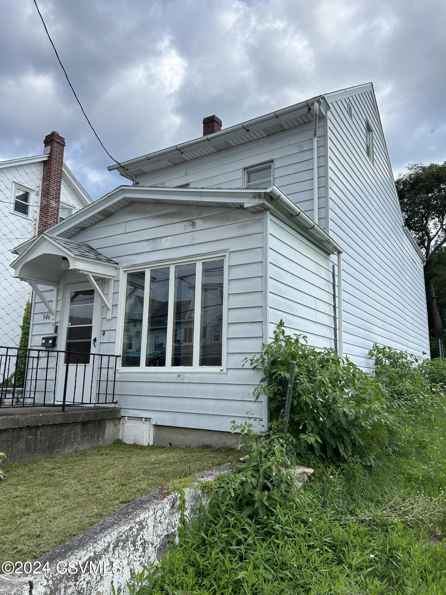 Pine St, Coal Township, PA 17866
