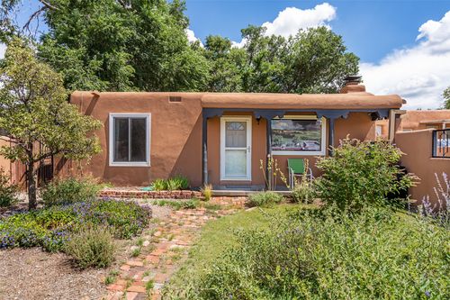 717 Kathryn Ave, Santa Fe, NM, 87505-1037 | Card Image