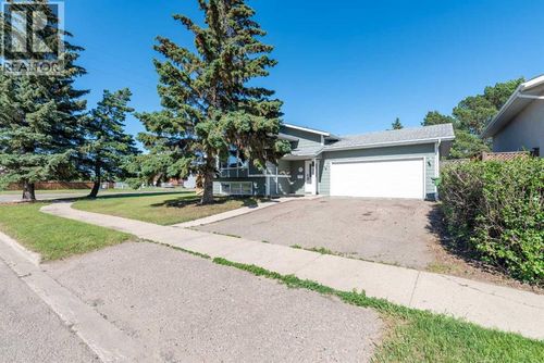 3505 45 Ave, Lloydminster, SK, S9V1P8 | Card Image