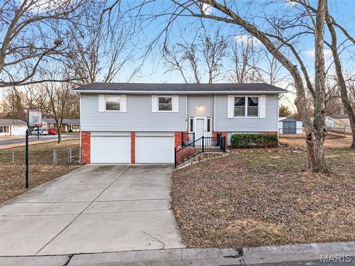 3418 Wexford Dr, Saint Charles, MO, 63303-6676 | Card Image
