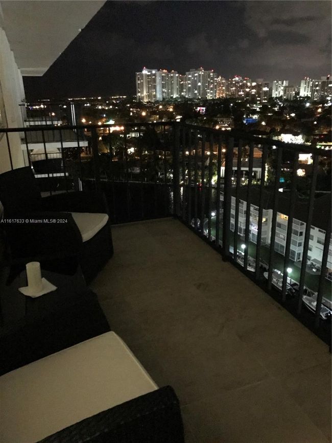 APT-16B - 427 Golden Isles Dr, Condo with 1 bedrooms, 2 bathrooms and null parking in Hallandale Beach FL | Image 8
