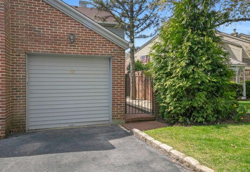 60 Waterside Close, Eastchester, NY, 10709-5650 | Card Image