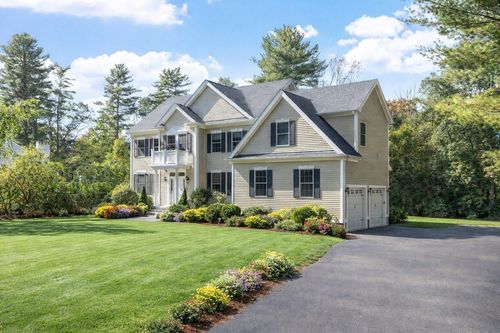 44 Glen St, Dover, MA, 02030-2317 | Card Image