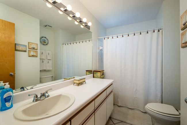 8D - 11 Old Mill Rd, Condo with 2 bedrooms, 2 bathrooms and null parking in Cedar Key FL | Image 12