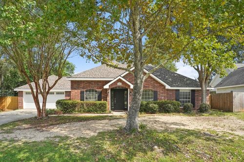 401 Greencrest Dr, Covington, LA, 70433-6528 | Card Image