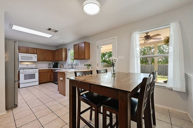 Kitchen (owners furniture prior to current occupants) | Image 12