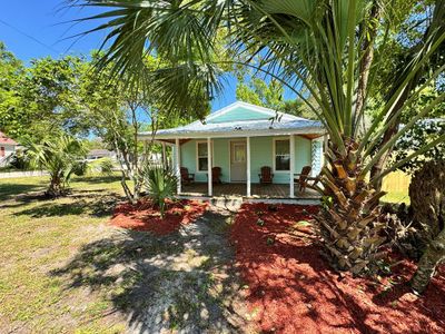 310 Nw 9th St, House other with 2 bedrooms, 2 bathrooms and null parking in Carrabelle FL | Image 2