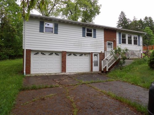 319 Robin Dr, Franklin, PA, 16323-2105 | Card Image