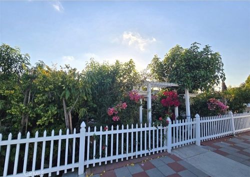 a-14201 Paul Way, Westminster, CA, 92683-3733 | Card Image