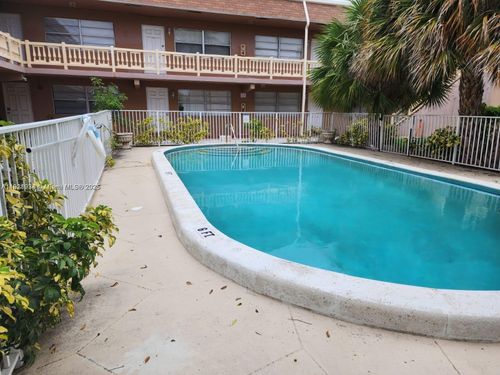 apt-110-241 Se 9th Ave, Pompano Beach, FL, 33060-7336 | Card Image