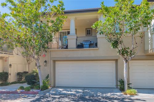 825 Yorkshire, Irvine, CA, 92620-0258 | Card Image