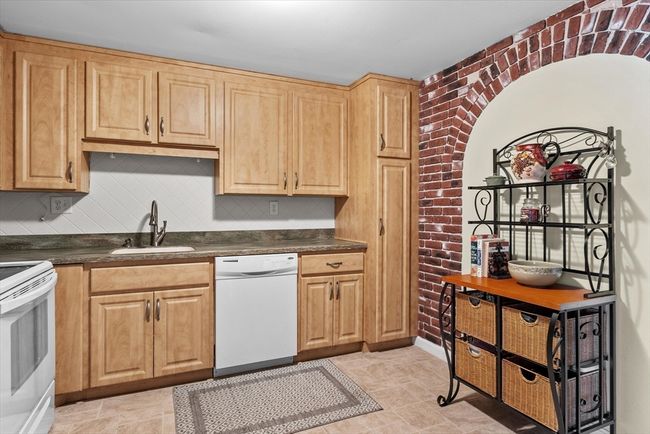 APT-605 - 1321 Worcester Rd, Condo with 1 bedrooms, 1 bathrooms and 1 parking in Framingham MA | Image 19