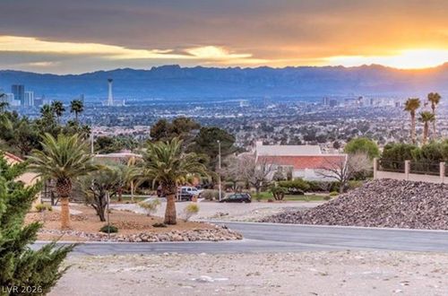 6881 Mountridge Dr, Las Vegas, NV, 89110 | Card Image