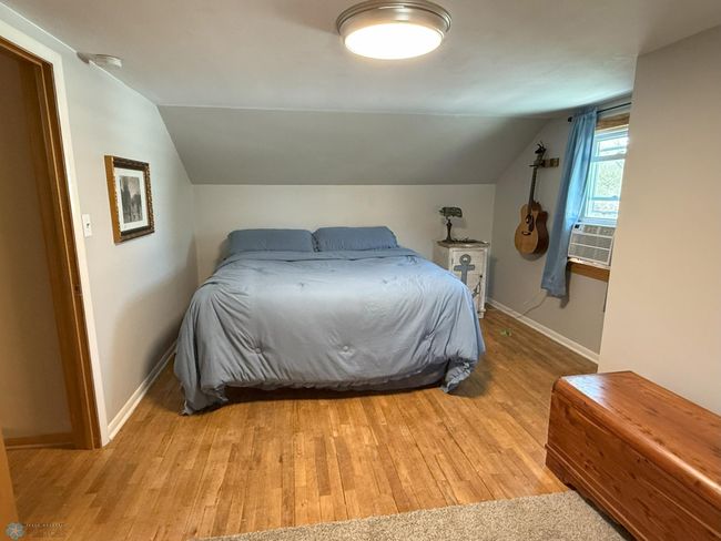 Upstairs Bedroom | Image 21