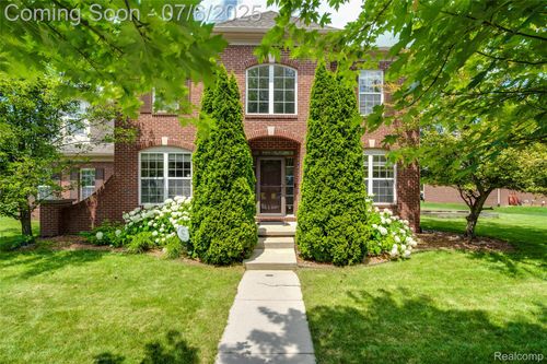 50042 Black Horse Ln, Canton, MI, 48188-2285 | Card Image
