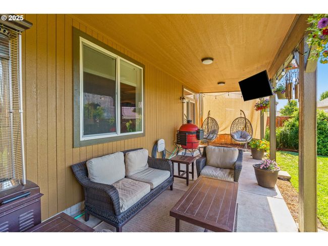 1972 Adelman Loop, House other with 3 bedrooms, 3 bathrooms and 2 parking in Eugene OR | Image 31