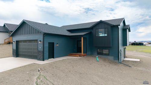 541 Denali Dr, Box Elder, SD, 57719-8504 | Card Image