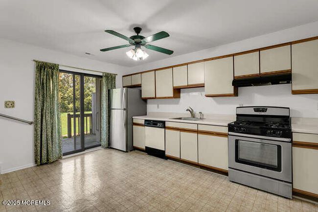6 Provident Ct, Condo with 2 bedrooms, 3 bathrooms and null parking in Ocean NJ | Image 13