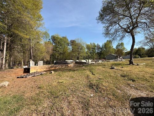 5750 Poovey Dr, Granite Falls, NC, 28630-9320 | Card Image