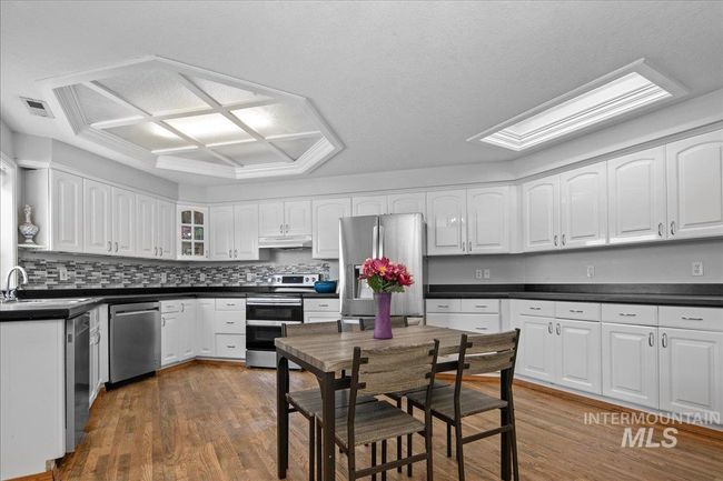 378 E Black Canyon Hwy, House other with 5 bedrooms, 2 bathrooms and null parking in Emmett ID | Image 13