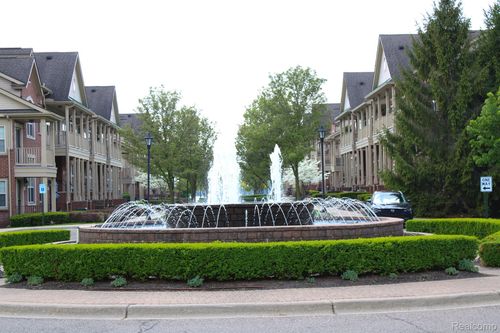 136-414 Old Pine Way, Walled Lake, MI, 48390 | Card Image