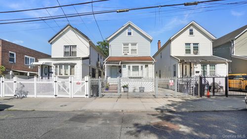 99-13 215th St, Queens Village, NY, 11429-1118 | Card Image