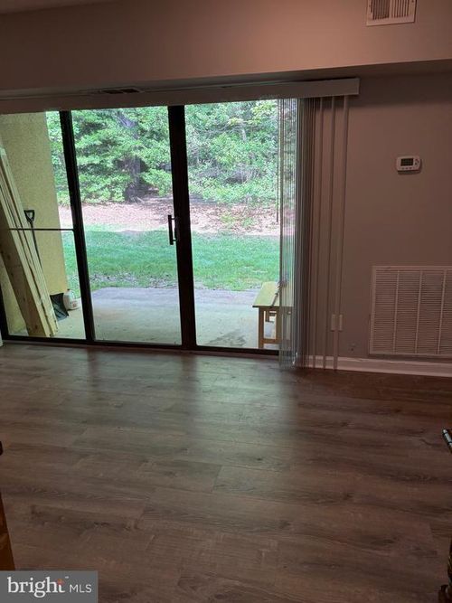 1b-11645 Stoneview Sq, RESTON, VA, 20191-2938 | Card Image
