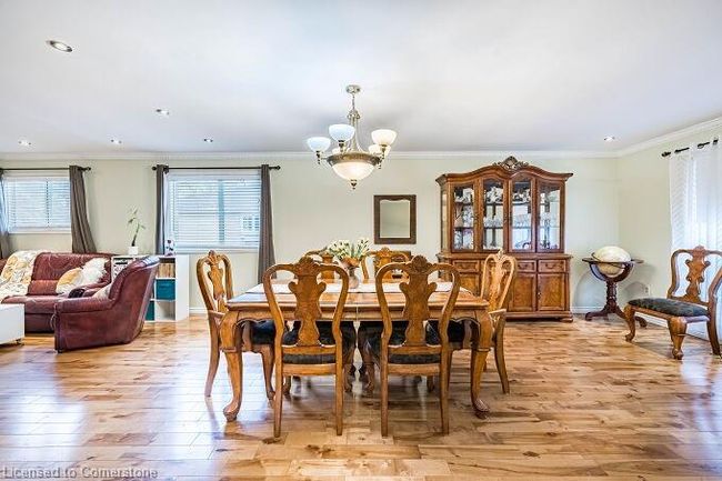 136 Patterson St, House other with 5 bedrooms, 2 bathrooms and 6 parking in Beeton ON | Image 8