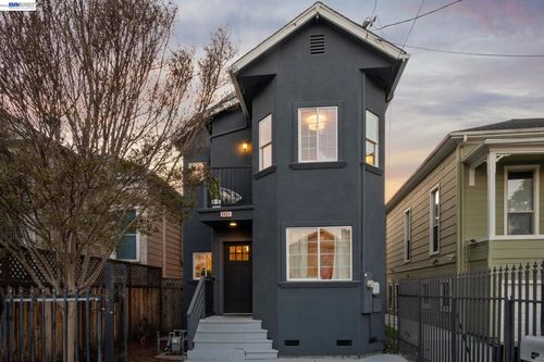 2431 Linden St, Oakland, CA, 94607-2928 | Card Image
