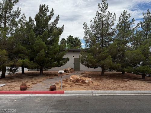 336 Arnold St, Las Vegas, NV, 89106-3902 | Card Image