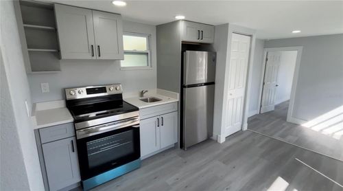 a-2105 N Allendale Ave, Sarasota, FL, 34234-8715 | Card Image