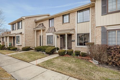 29088 Yorkshire Ln, Warren, MI, 48088-3787 | Card Image